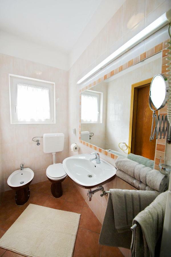 Melanija 1 Apartment Rovinj Exterior photo