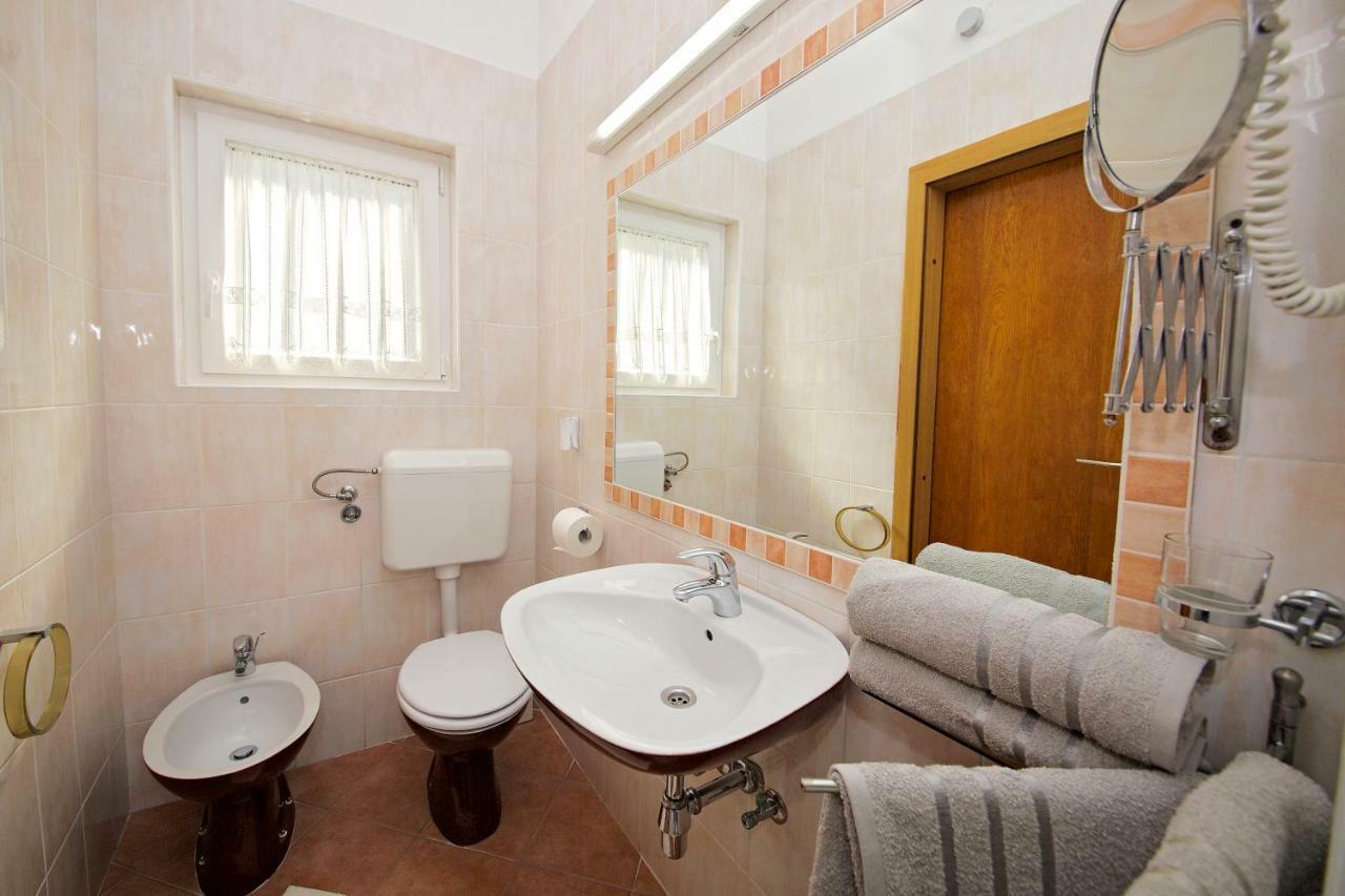 Melanija 1 Apartment Rovinj Exterior photo